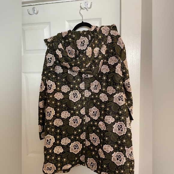 ASOS Spring Lace Jacket with floral pattern, Size 4 - Picture 2 of 6